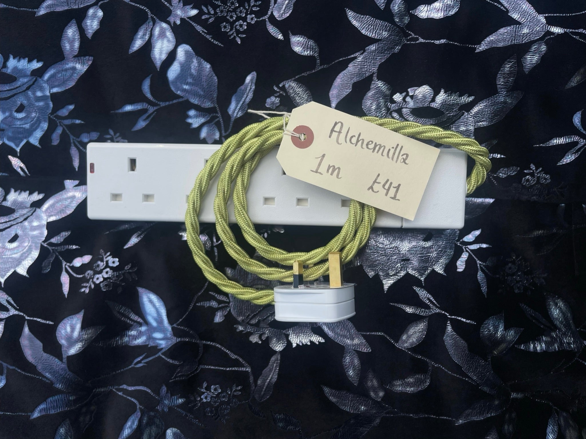 Lola's Leads – Alchemilla + White 1m | 4 Gang