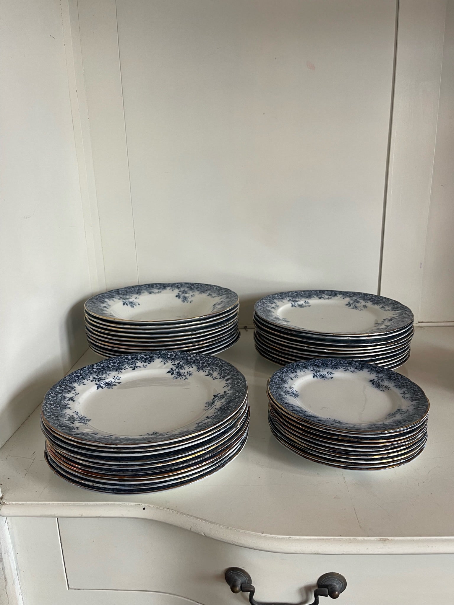 Booths' Semi Porcelain Canterbury Dinner Set