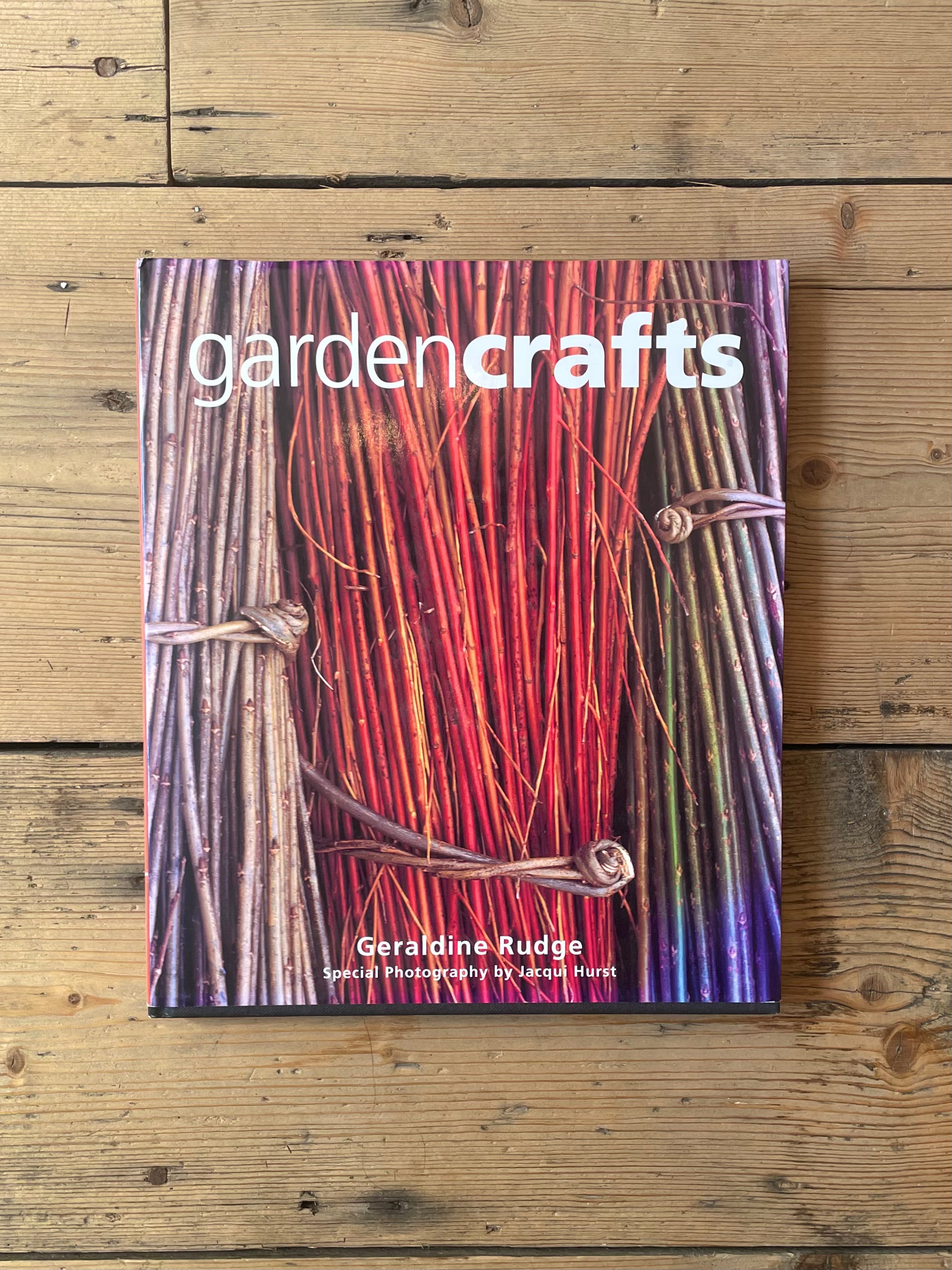 Garden Crafts by Geraldine Rudge