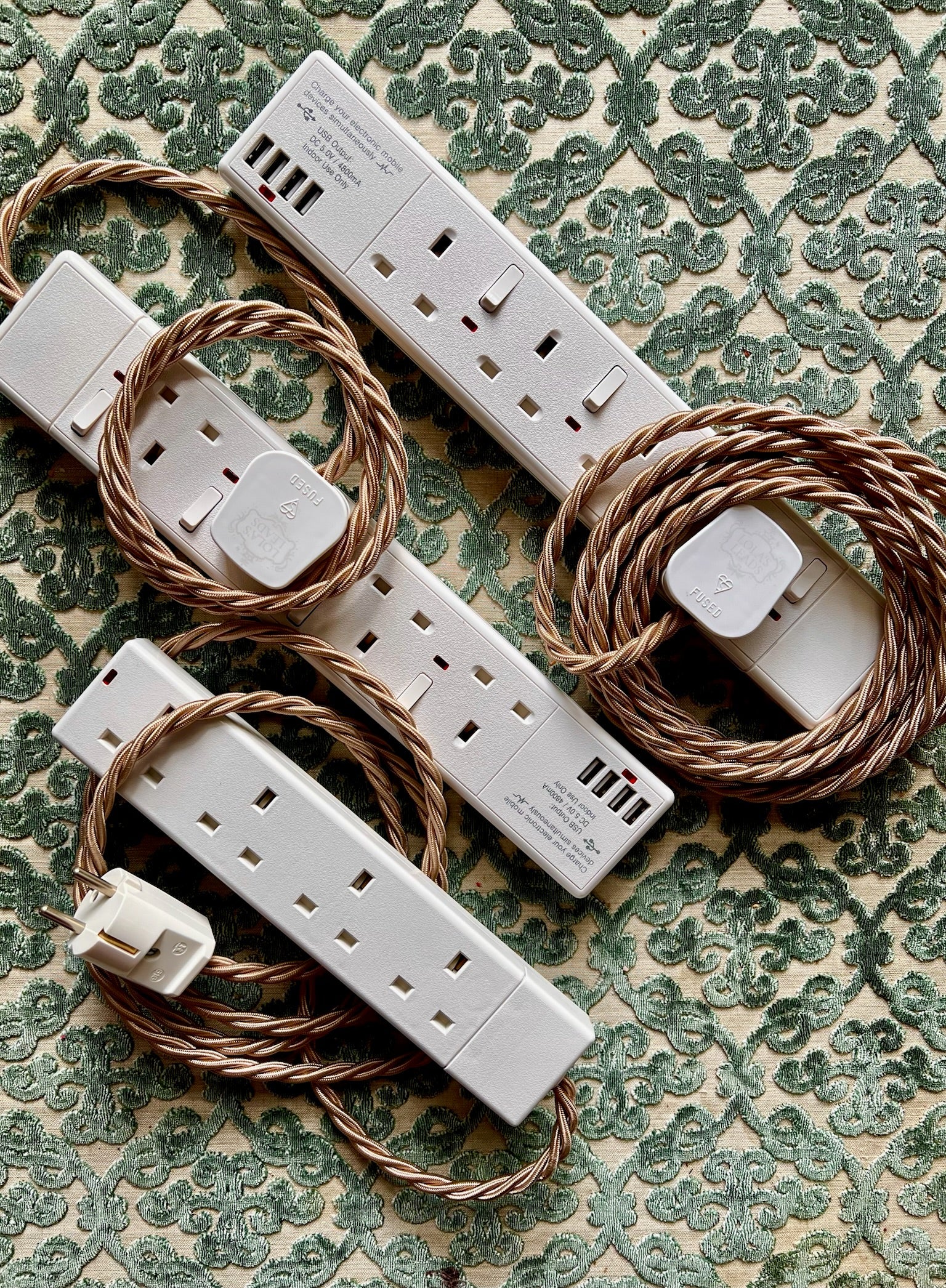 Lola's Leads - White USB 4 Gang with Switches - All Colour Cables
