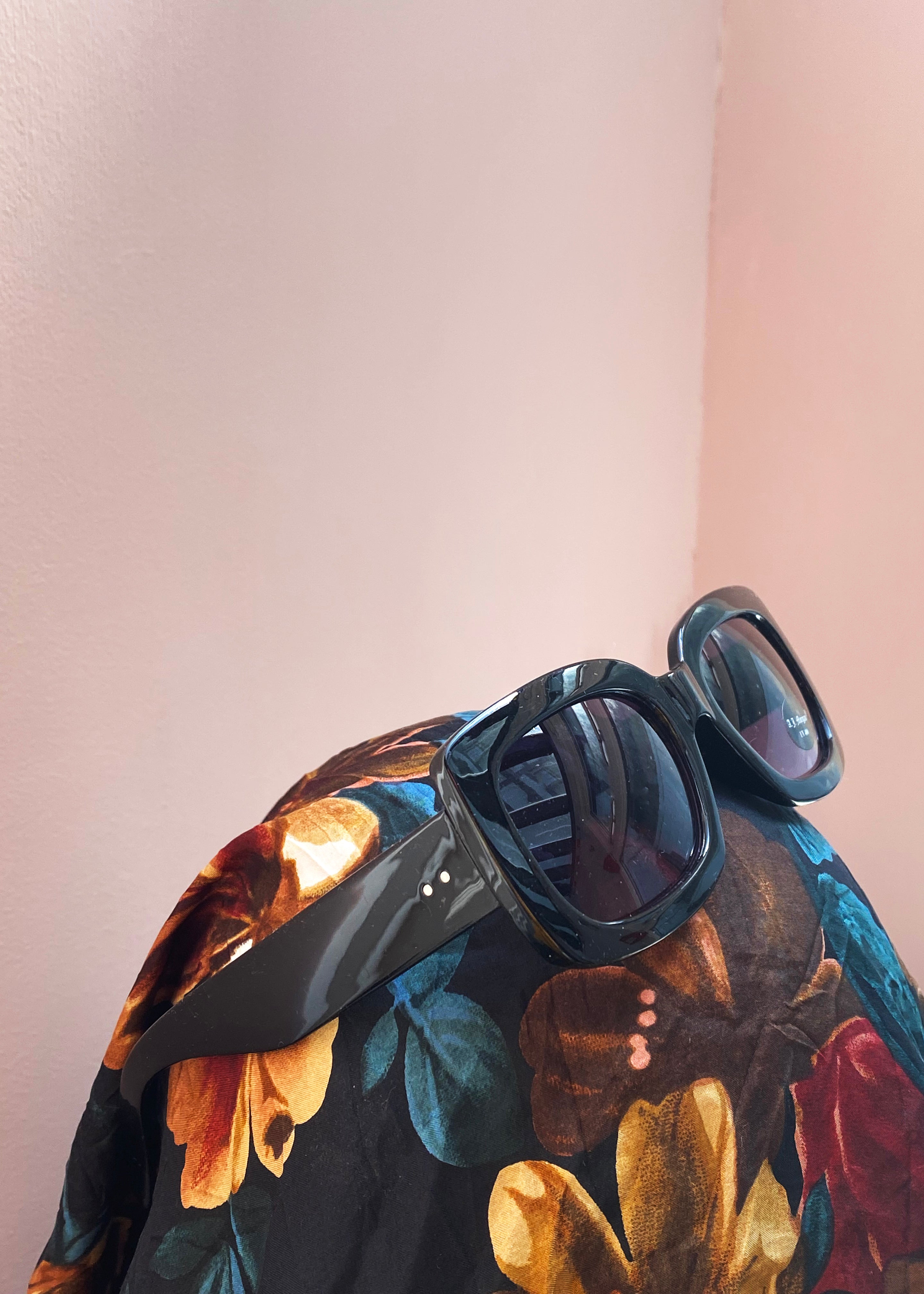 A.J. Morgan Square Shades