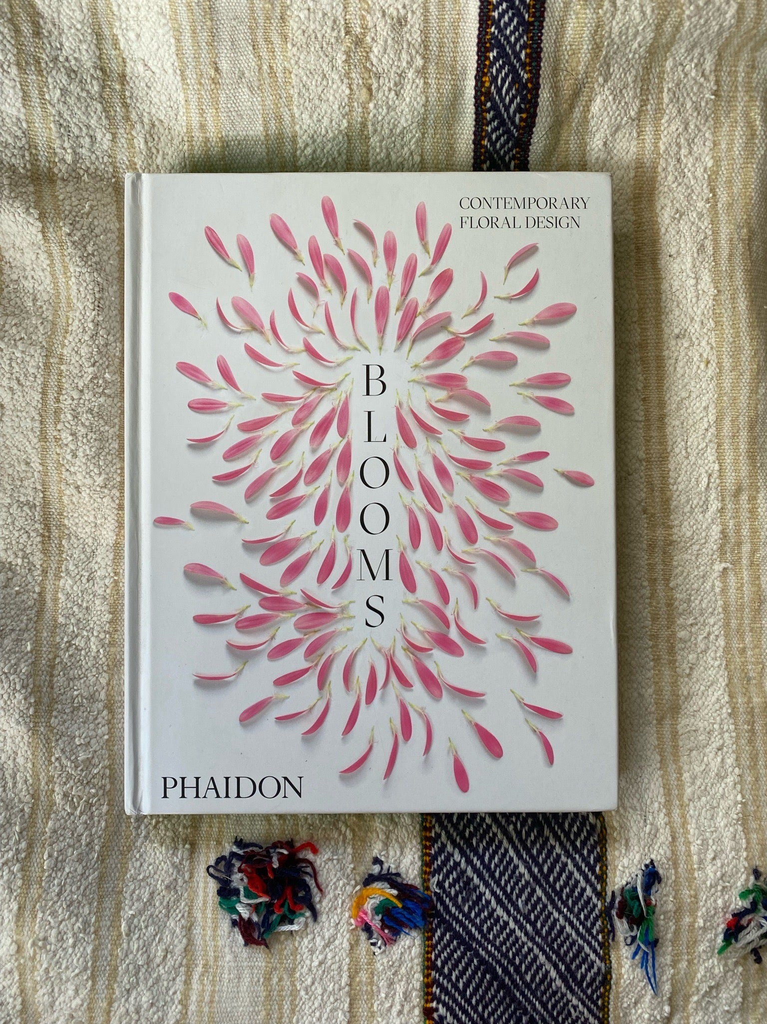 Blooms: Contemporary Flower Design