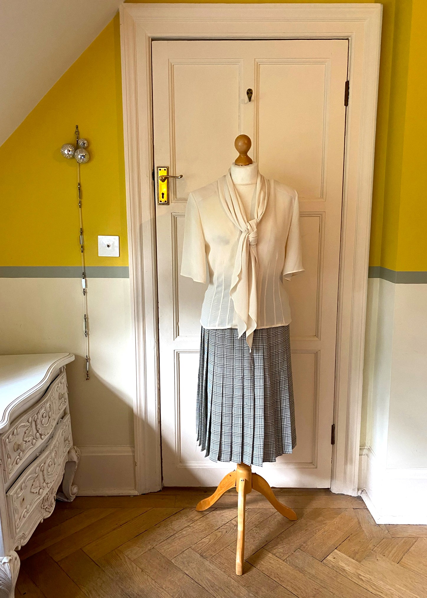 Jaeger Cream Fitted Blouse