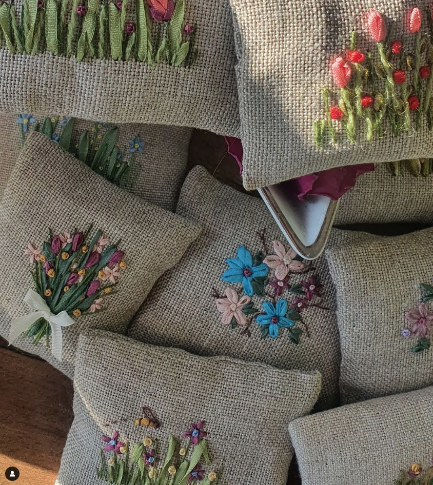 Make an embroidered lavender bag workshop brunch & fizz 8th Mar. 23
