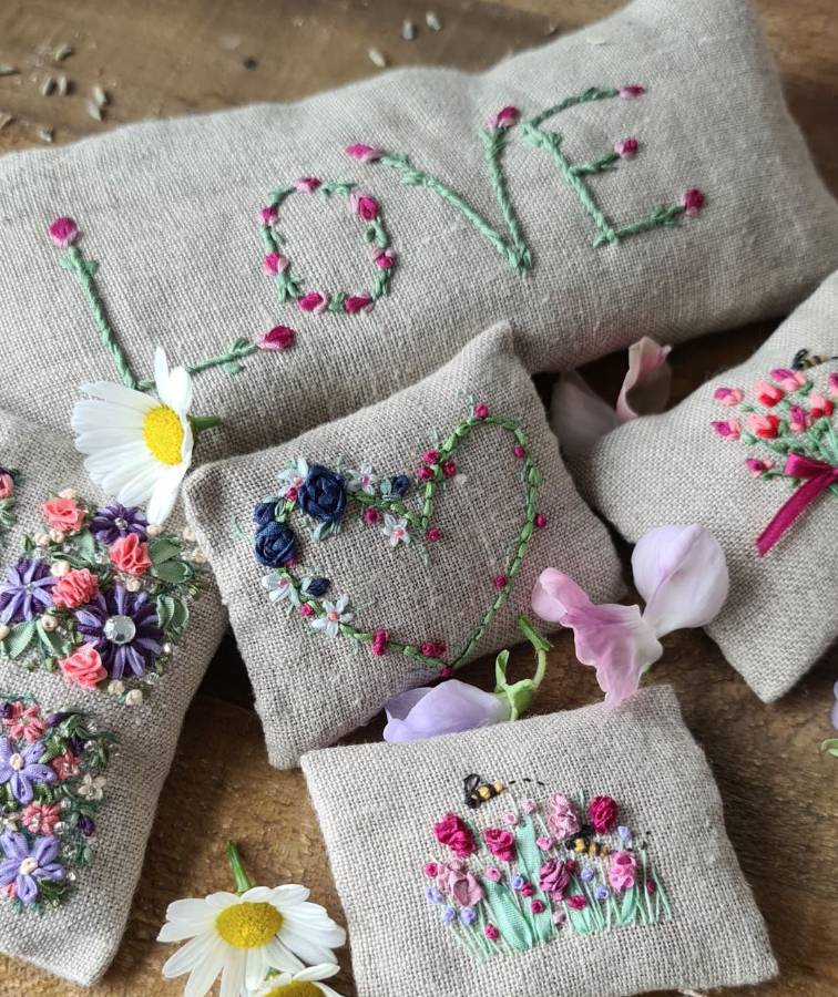 Make an embroidered lavender bag workshop brunch & fizz 8th Mar. 23