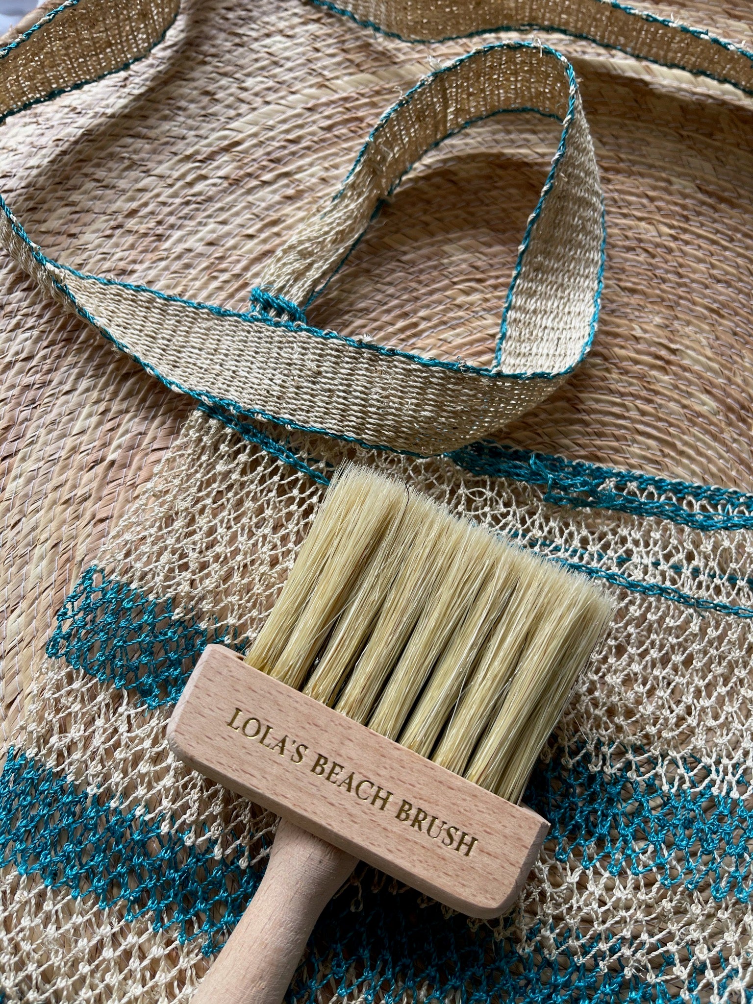 Lola's Beach Brushes