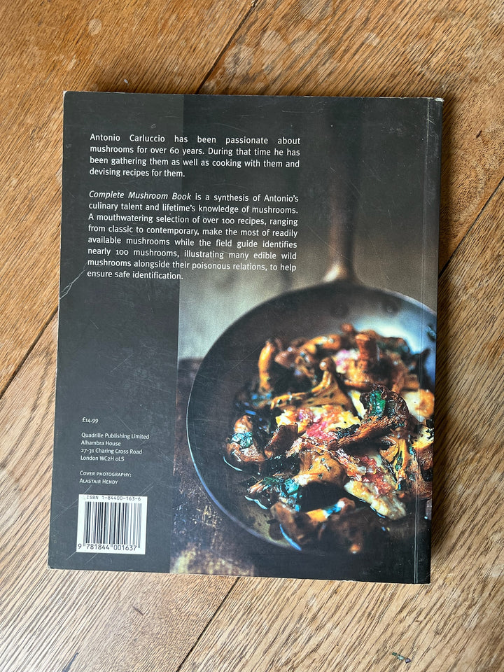 “COMPLETE MUSHROOM BOOK” Antonio Carluccio