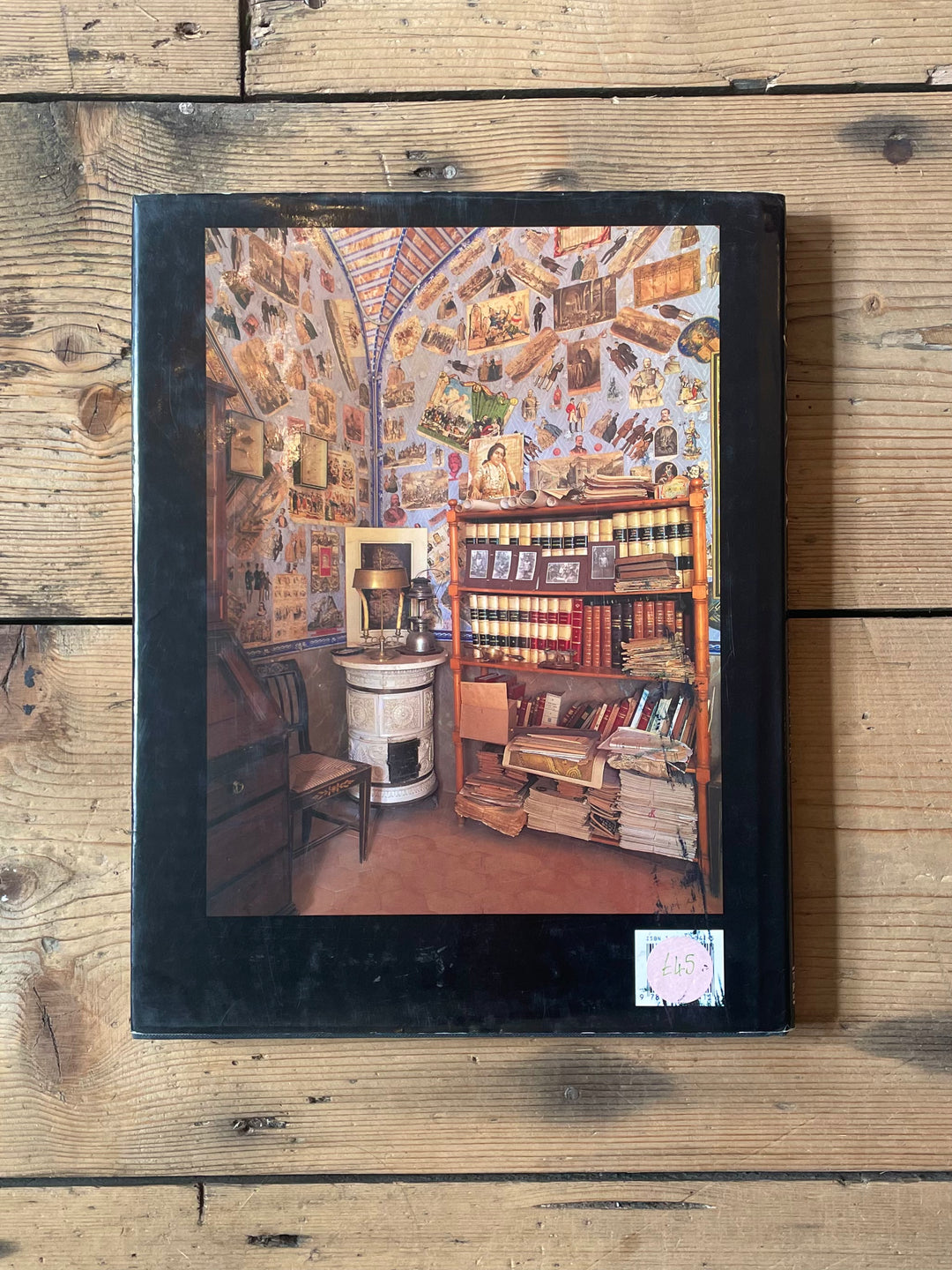 Houses and places of majorca by Marella Caracciolo and Francesco Venturi