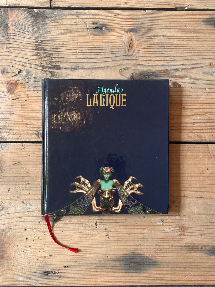 Lalique jewellery Calendar in Portuguese