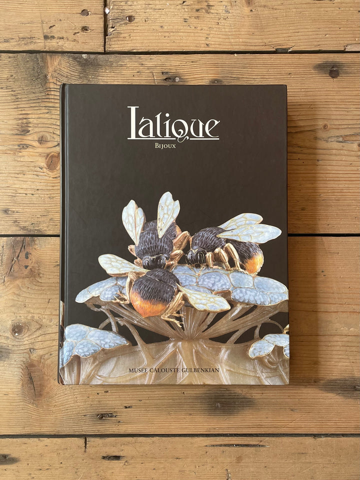 Lalique jewellery book in French. Maria Teresa Gomes Ferreira