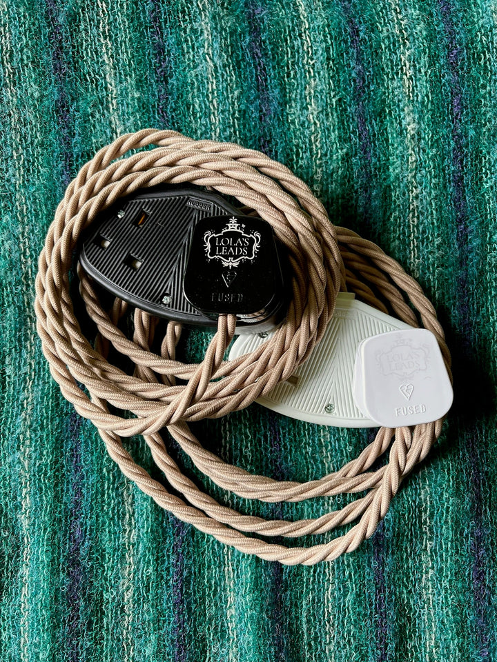 Twine - Lola&