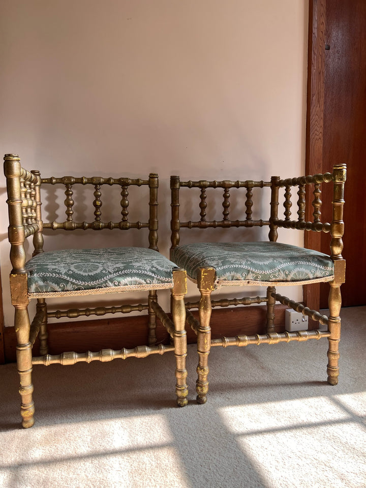 Small Bobbin Corner Chair