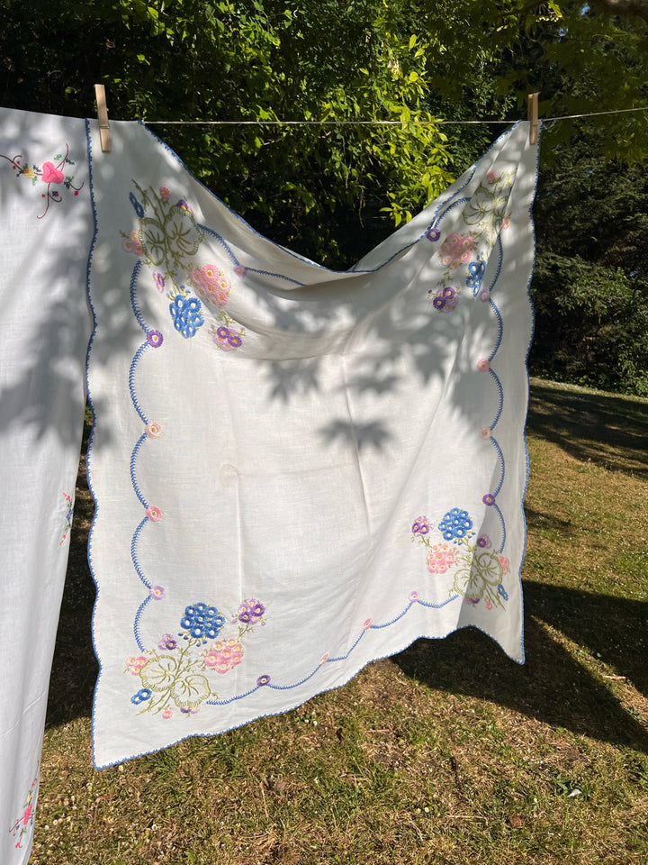 Scalloped Posy - Embroidered Tablecloth
