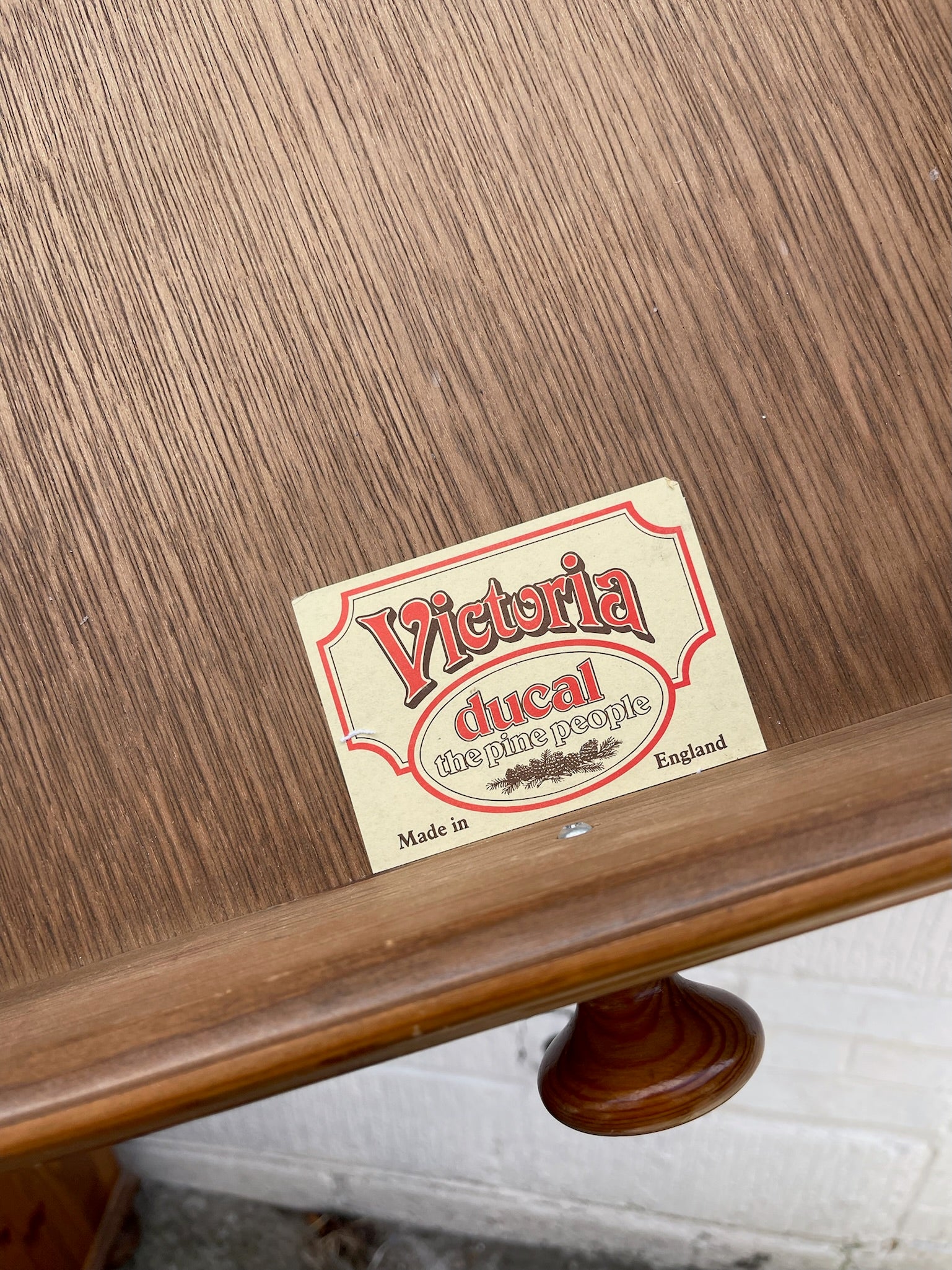 Victoria Ducal Pine Dresser