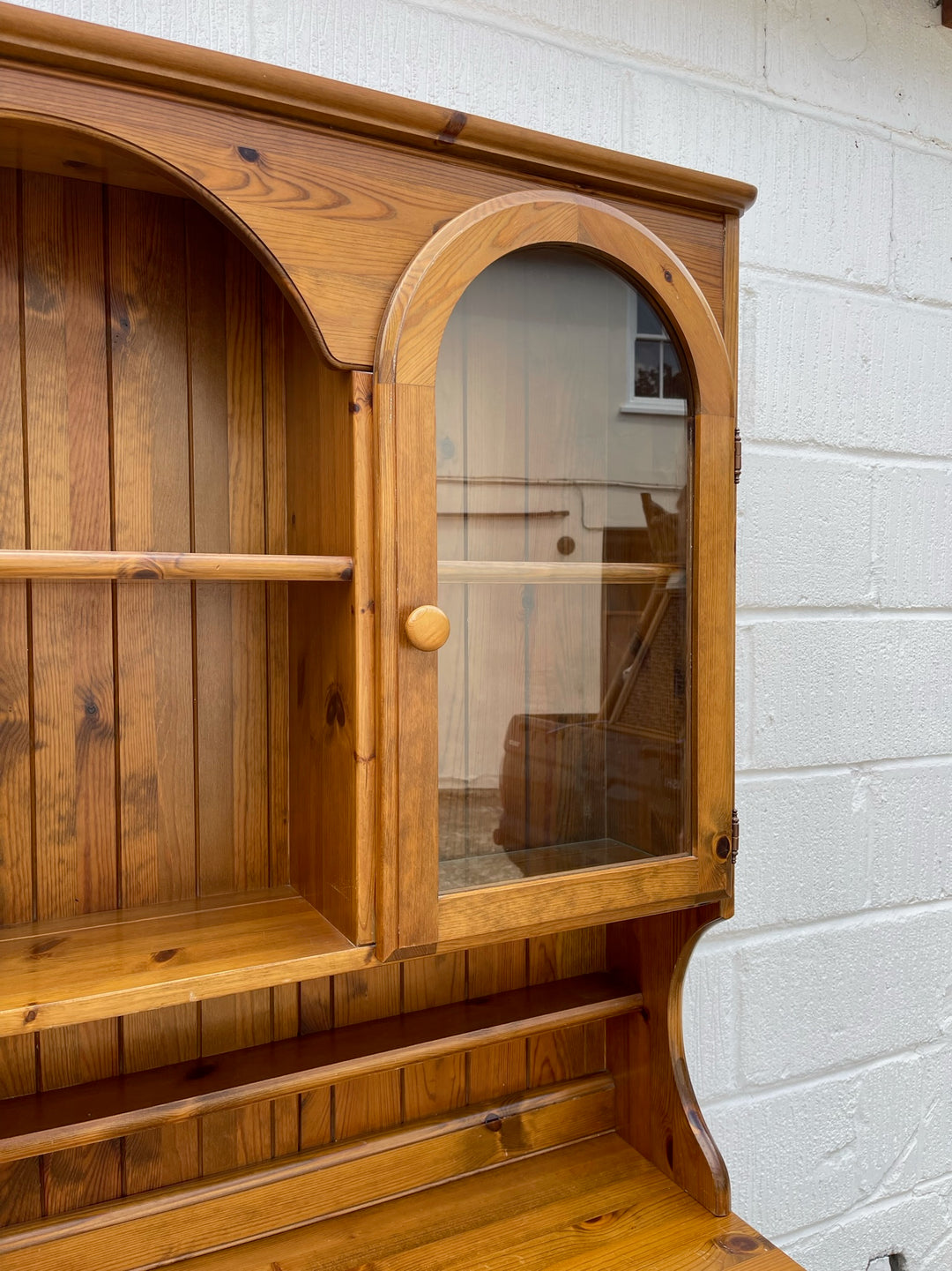 Victoria Ducal Pine Dresser