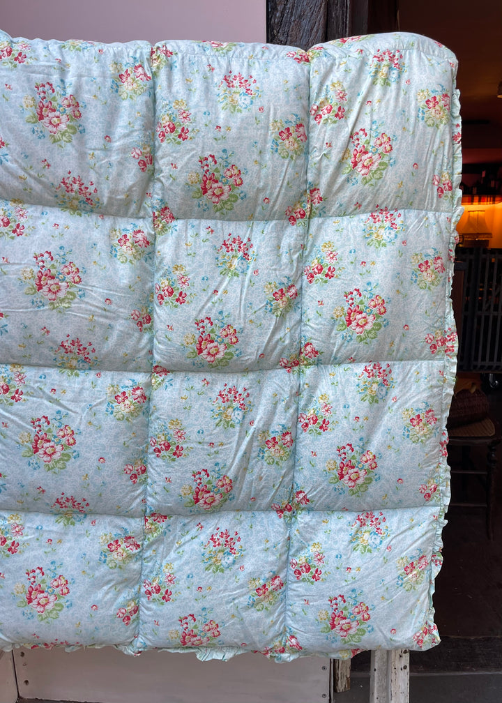 Blue Floral Print Eiderdown