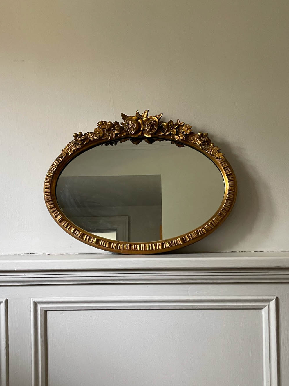 Vintage Foliate Oval Gilt Gold Mirror