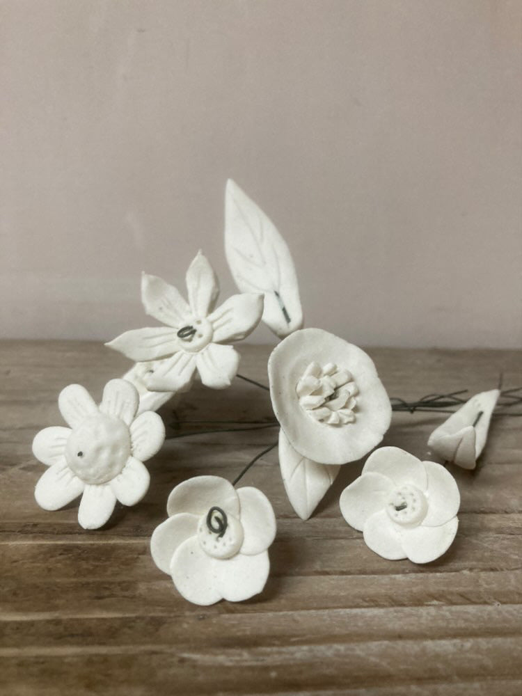 Make porcelain flowers workshop brunch & fizz... 9th Mar. 23