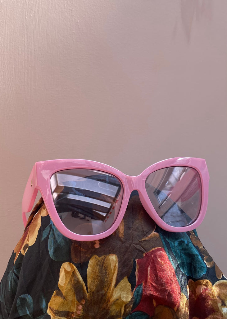 Le Specs Pink Cat Eye Sunglasses – Lolapalooza London display picture 1