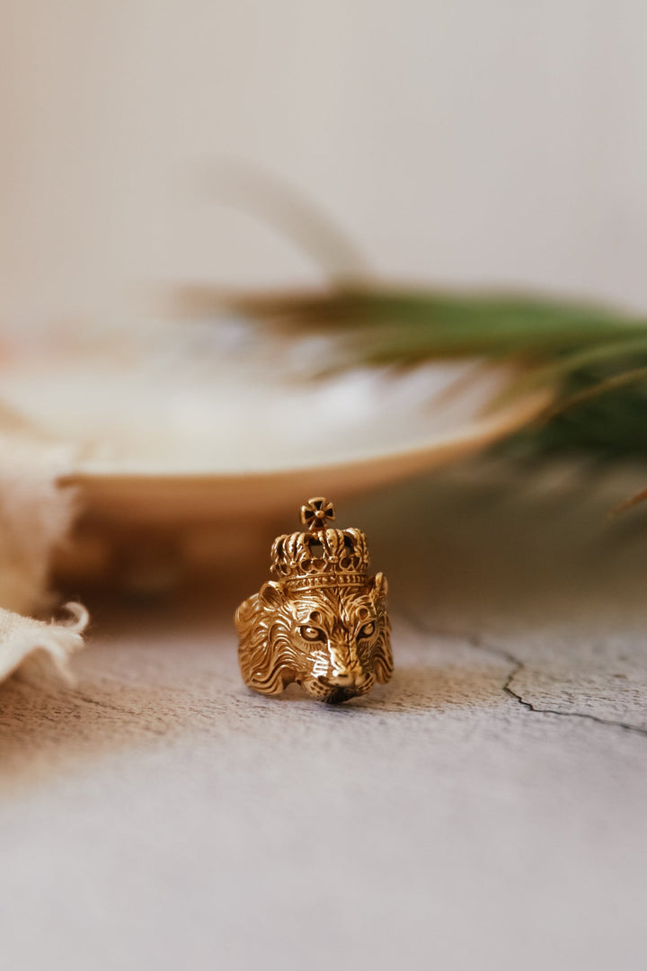 Gold Regal Lion Ring