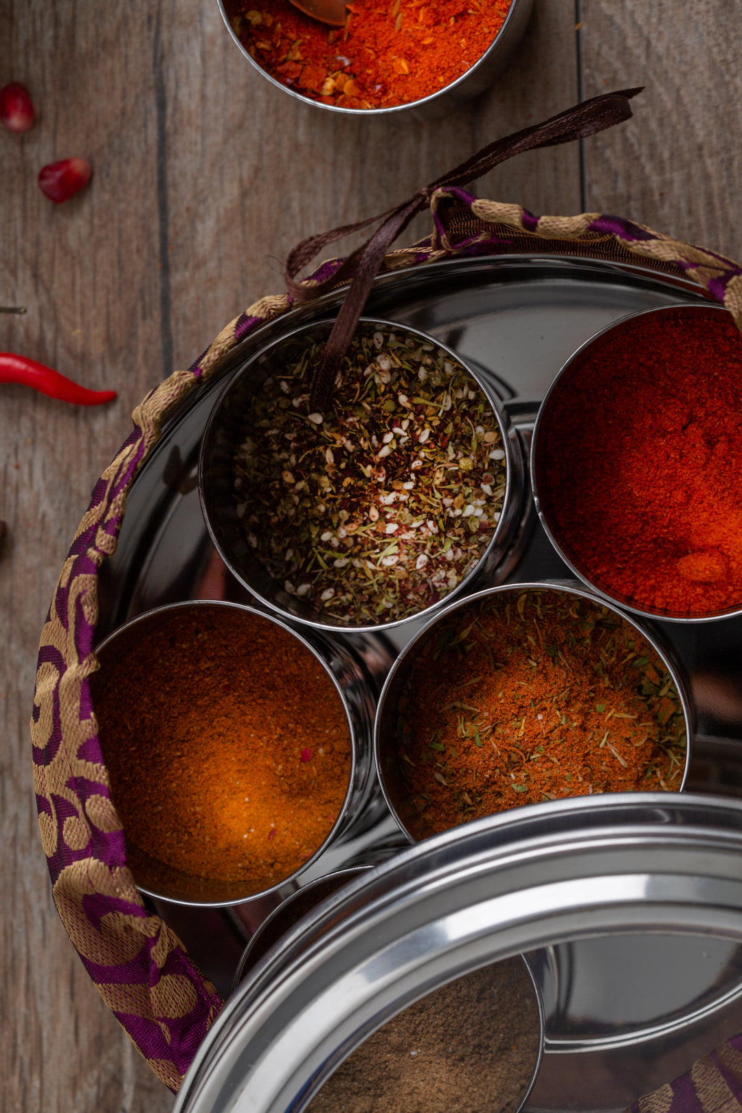 World Spice Blend &amp; BBq Rub Spice Tin