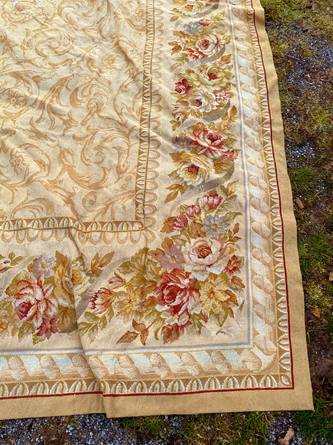 Stark Carpet Aubusson Rug 3 x 4m