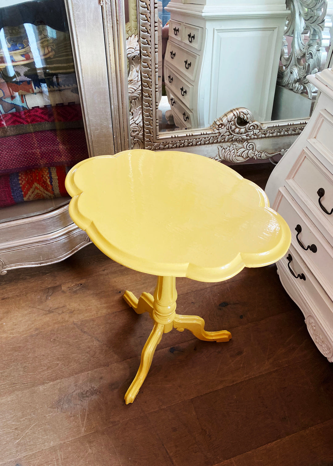 Yellow Gloss Scalloped Side Table