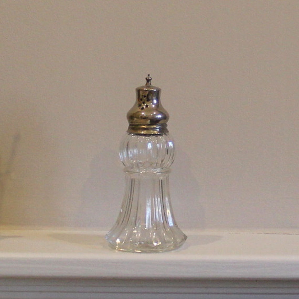 glass shaker silver top